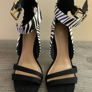 Brand New; never worn; Disney Lion King Collection